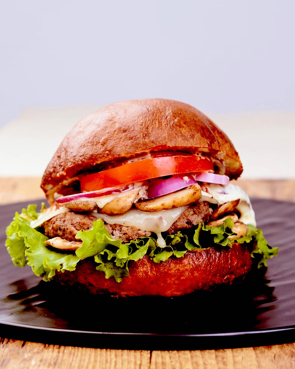 El mayor diferenciador de Burgers Brothers es la calidad por el precio, ya que lograron llegar a una estructura de costos que les permite ofrecer un producto de alta calidad a un precio mucho más bajo.