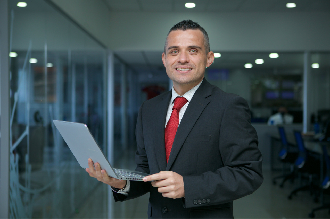 Juan Pablo Víquez, especialista de Grupo CMA: “con la nueva modalidad del teletrabajo, el manejo de la información se ha convertido en un gran reto hoy en día para las empresas que requieren mantener de forma segura sus datos”. 